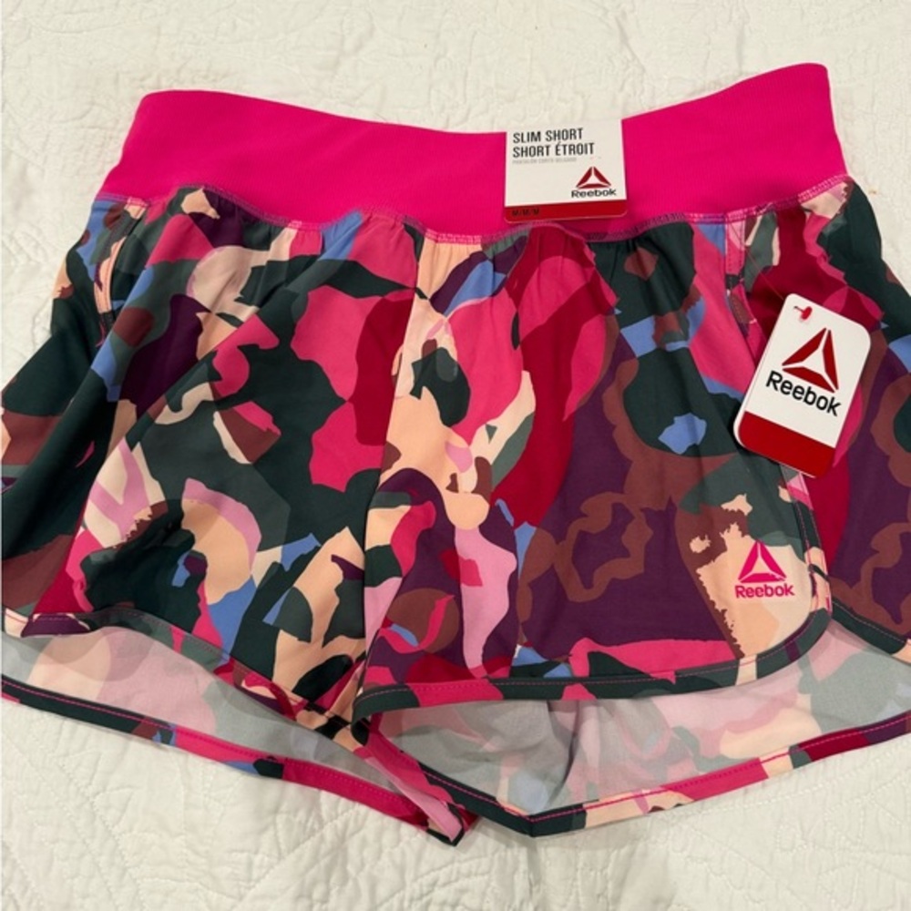 REEBOK cute shorts with pink liner!! See pic for all the details below 💕